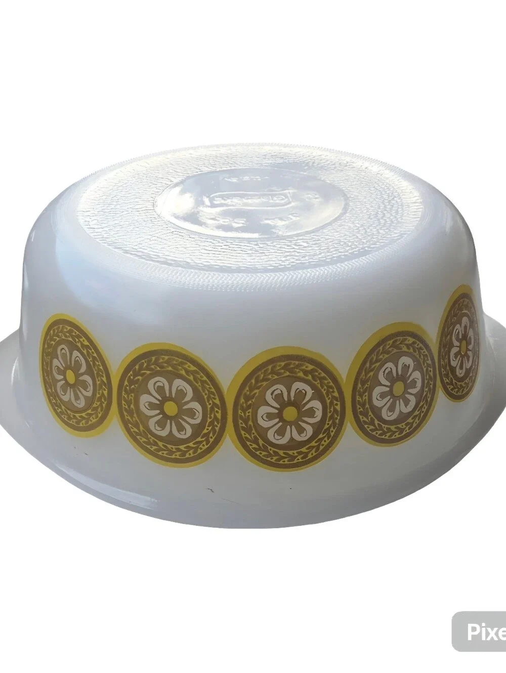 Glasbake Milk Glass 2Qt R Yellow Gold Medallion Daisy Pattern Baking
